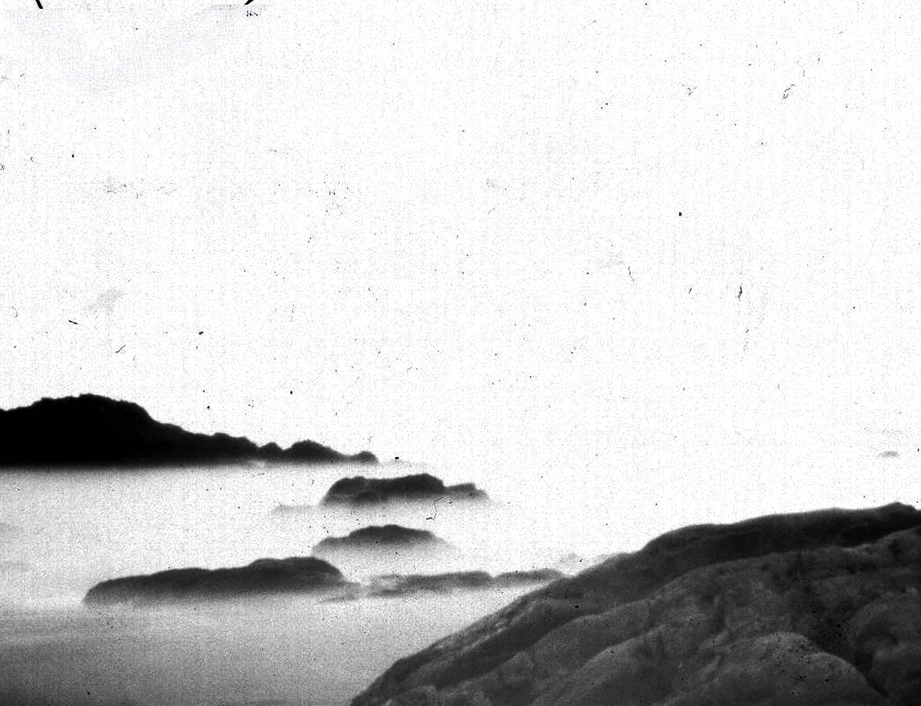 Imagen Fantasmas entre las rocas